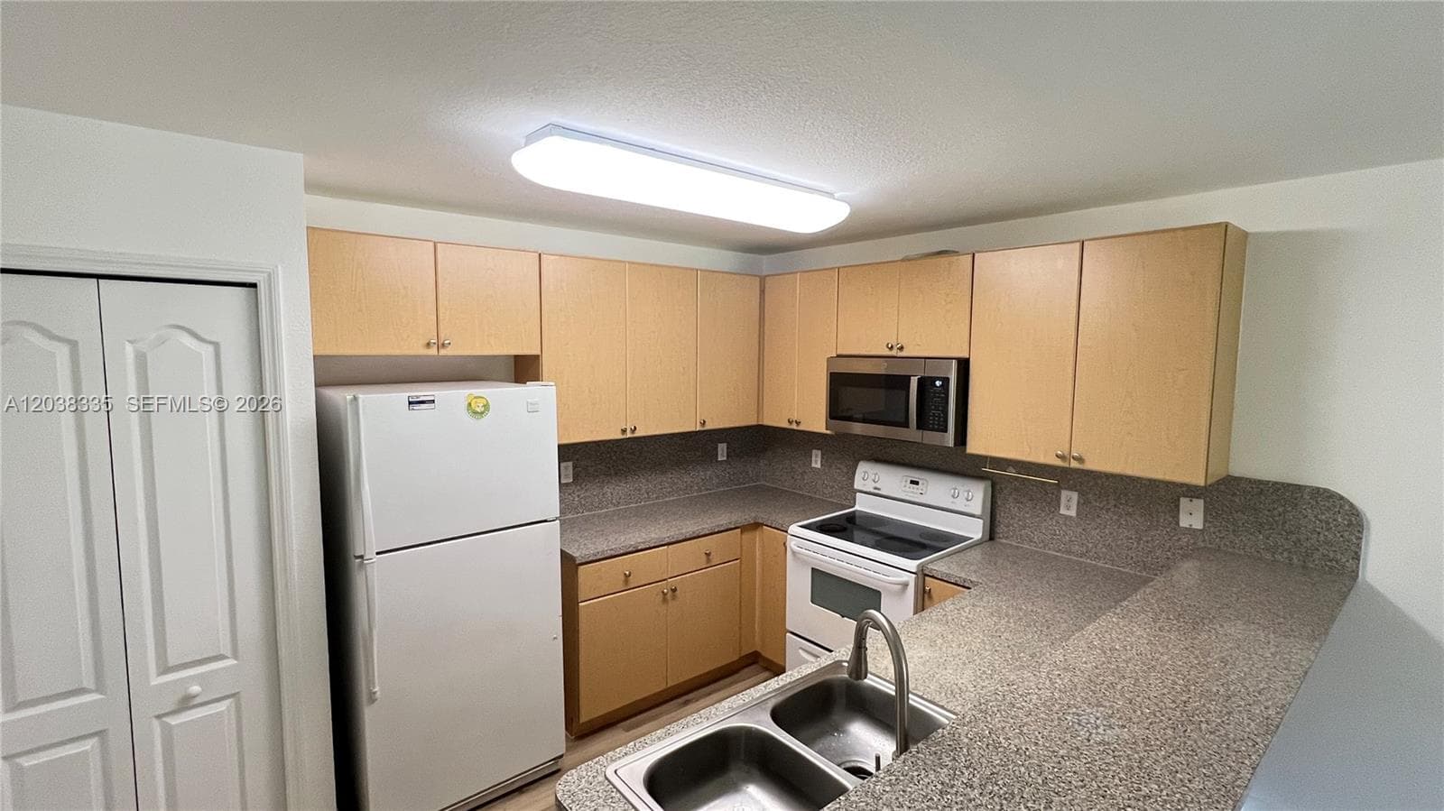 22721 SW 88th Pl # 19, Cutler Bay FL 33190 photo 2