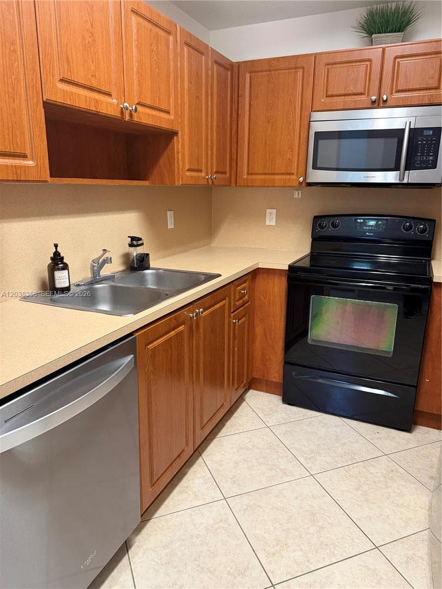 2321 Mariner Ct # 2810, Fort Lauderdale FL 33312 photo 2