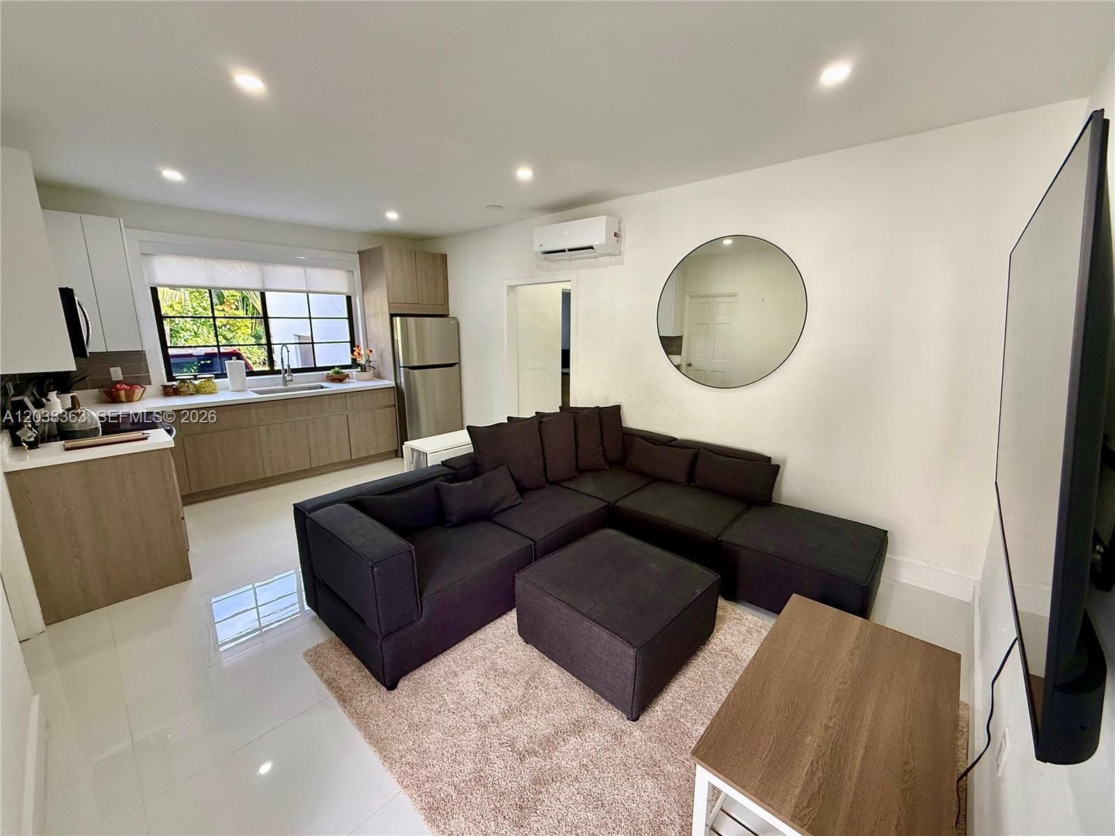 733 Michigan Ave # 9, Miami Beach FL 33139 photo 2