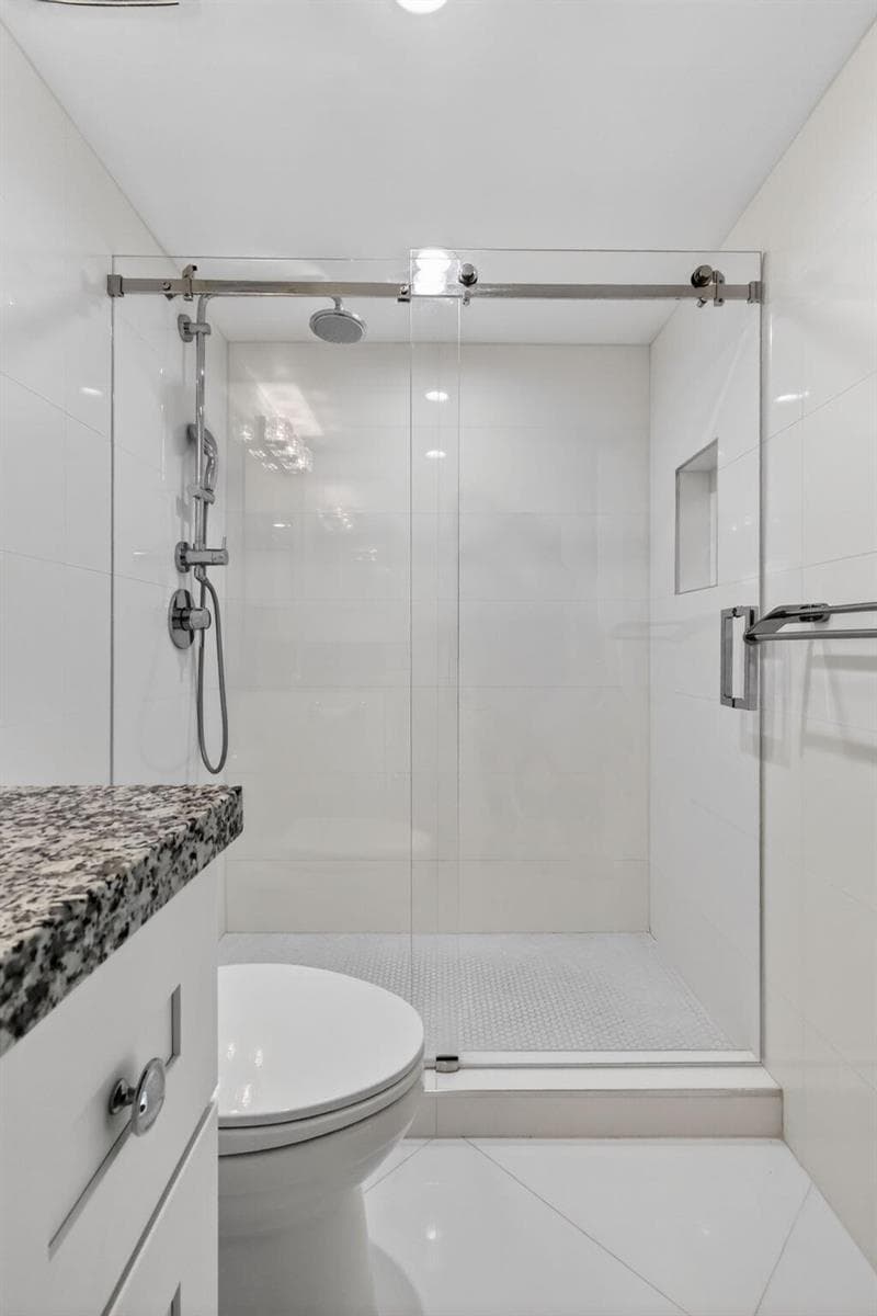 180 Yacht Club Way # 304, Hypoluxo FL 33462 photo 4