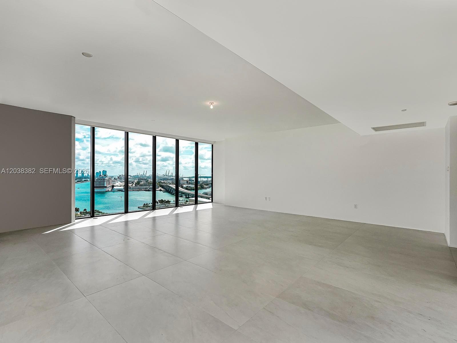 1000 Biscayne Blvd # 2002, Miami FL 33132 photo 4