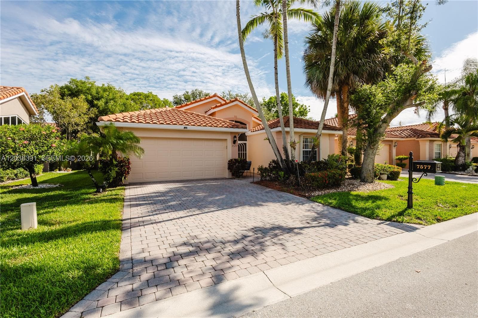 7577 Caprio Dr, Boynton Beach FL 33472 photo 2