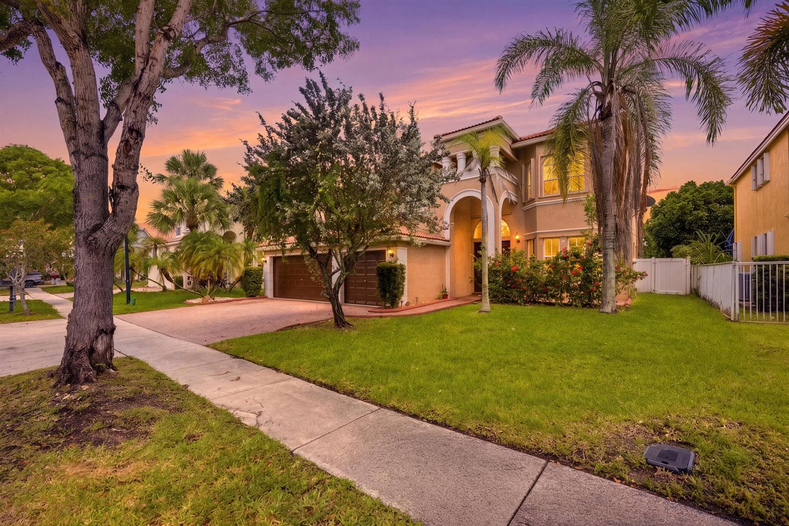 16918 SW 16th Street, Pembroke Pines FL 33027 photo 2