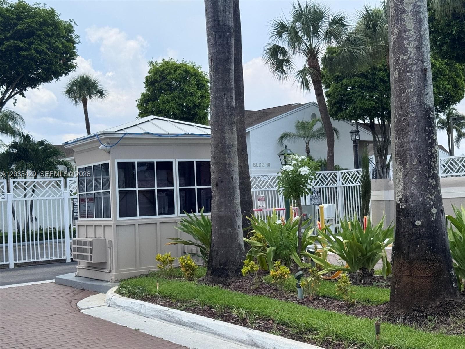 17425 NW 67th Pl # 13, Hialeah FL 33015 photo 3