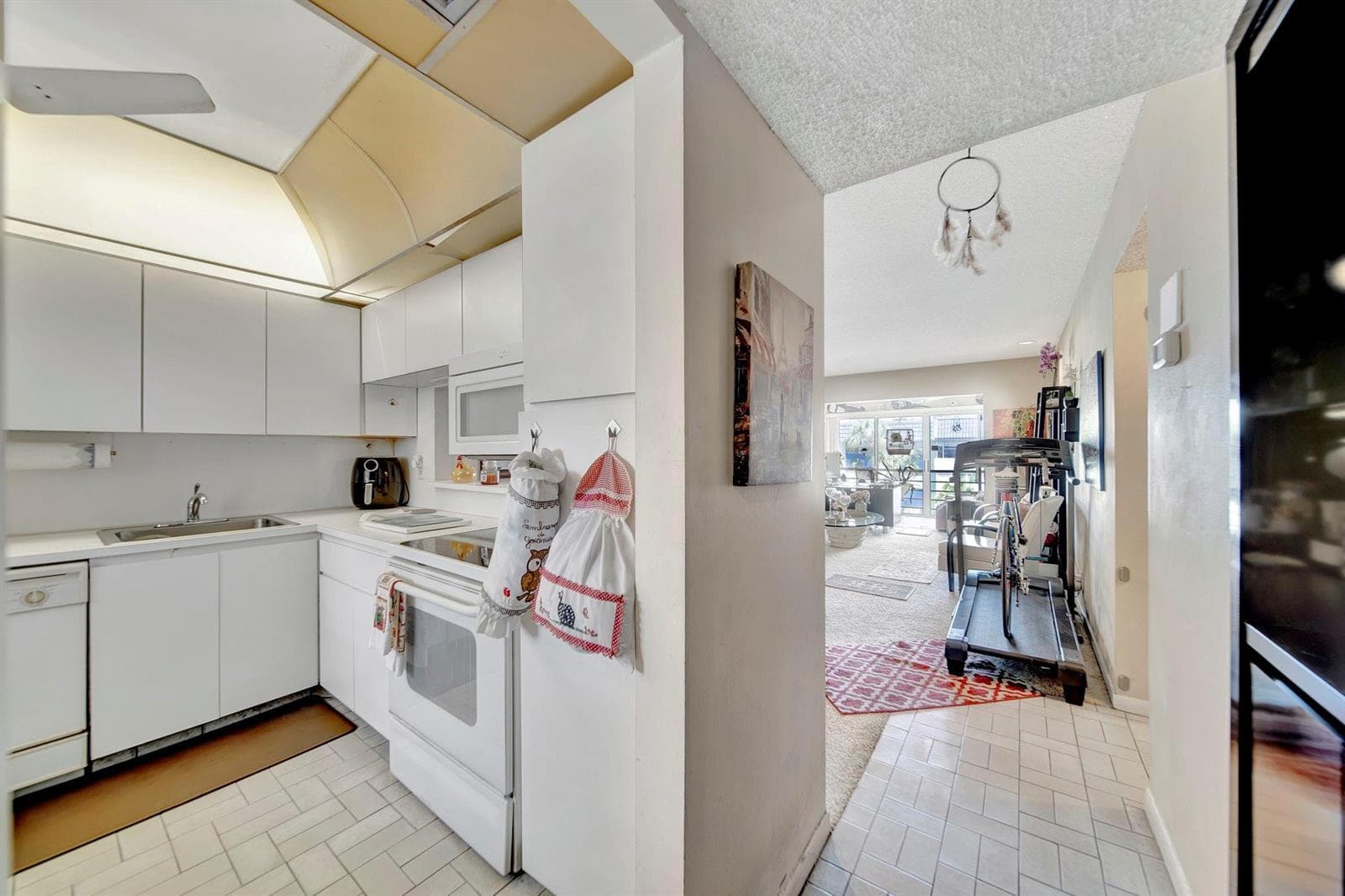 3100 Holiday Springs Boulevard # 305, Margate FL 33063 photo 4