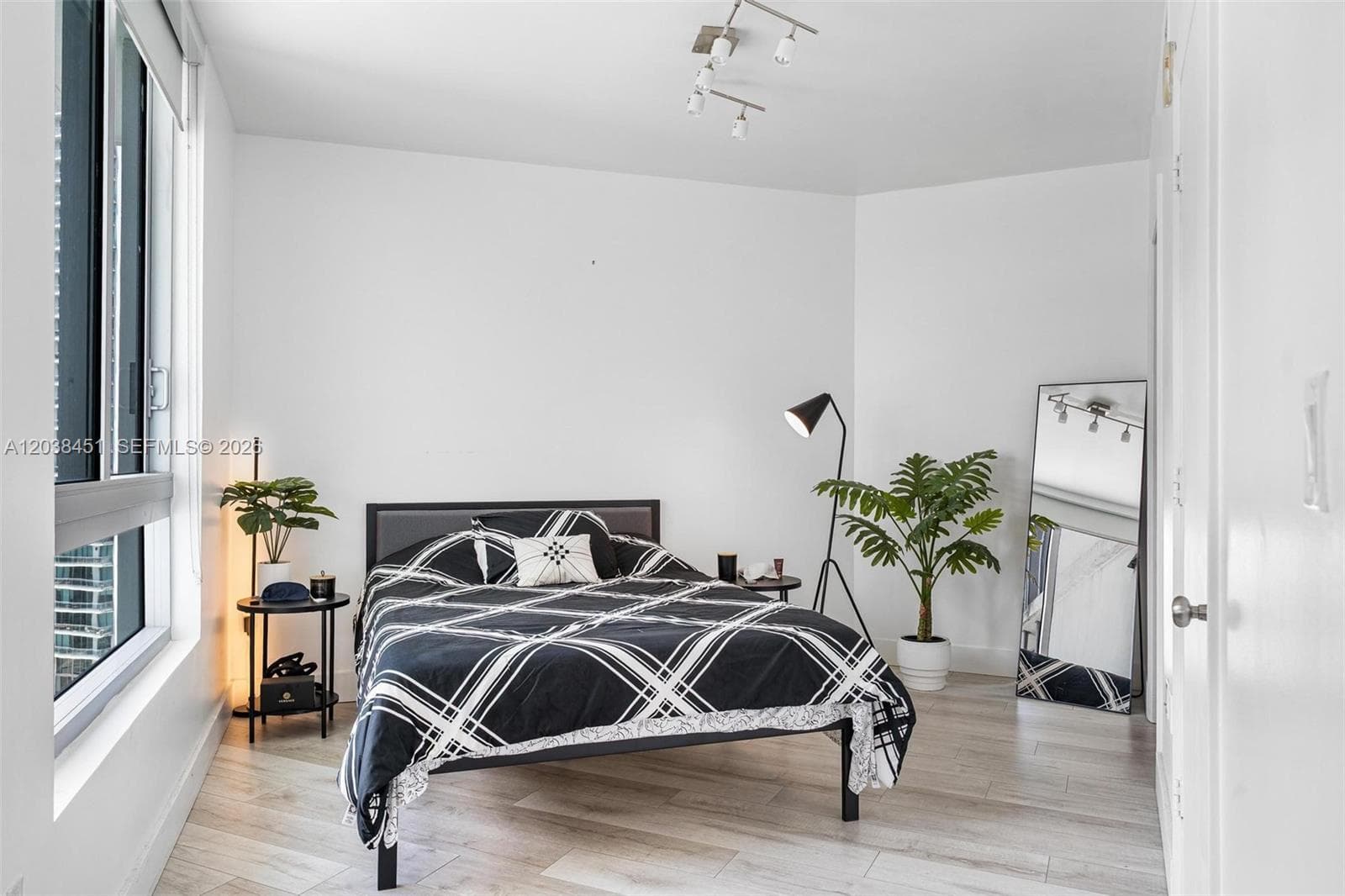 350 S Miami Ave # 2108, Miami FL 33130 photo 4