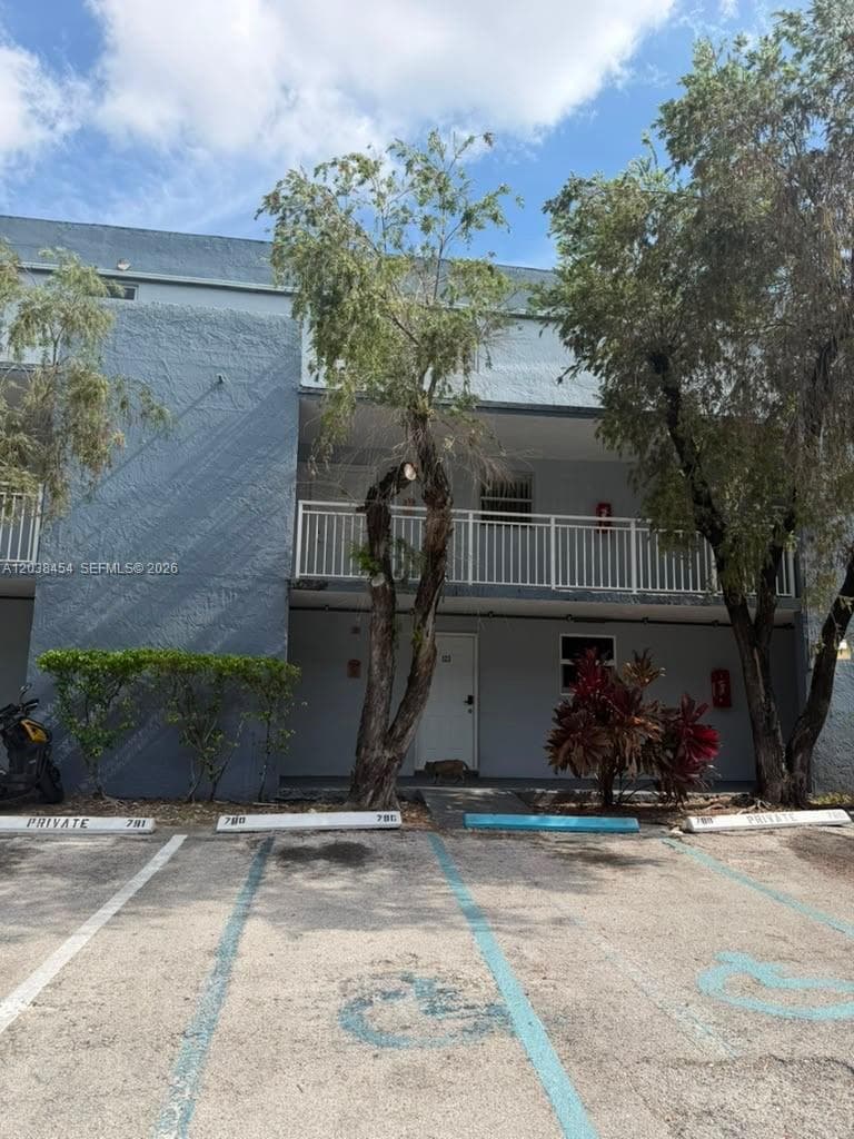 9375 Fontainebleau Blvd # L225, Miami FL 33172 photo 2