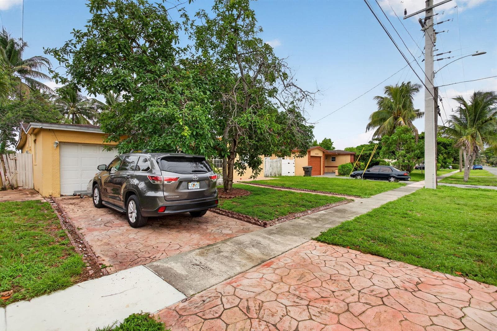 4390 NW 35th Avenue, Lauderdale Lakes FL 33309 photo 3