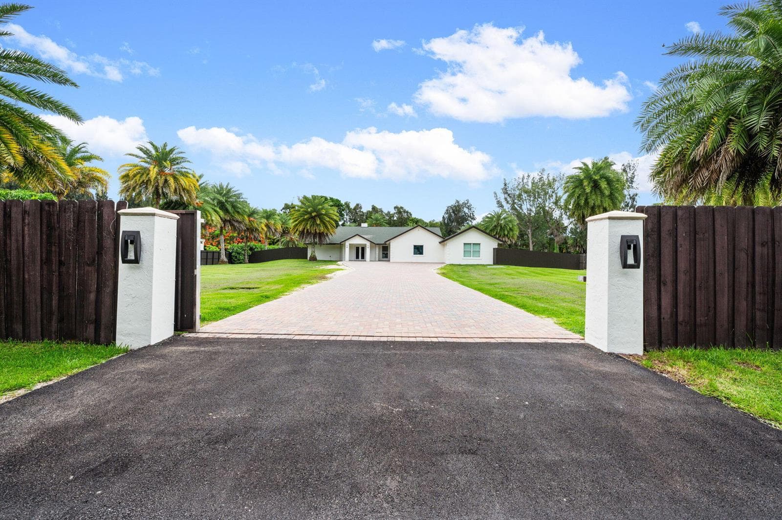 5700 SW 196th Lane, Southwest Ranches FL 33332