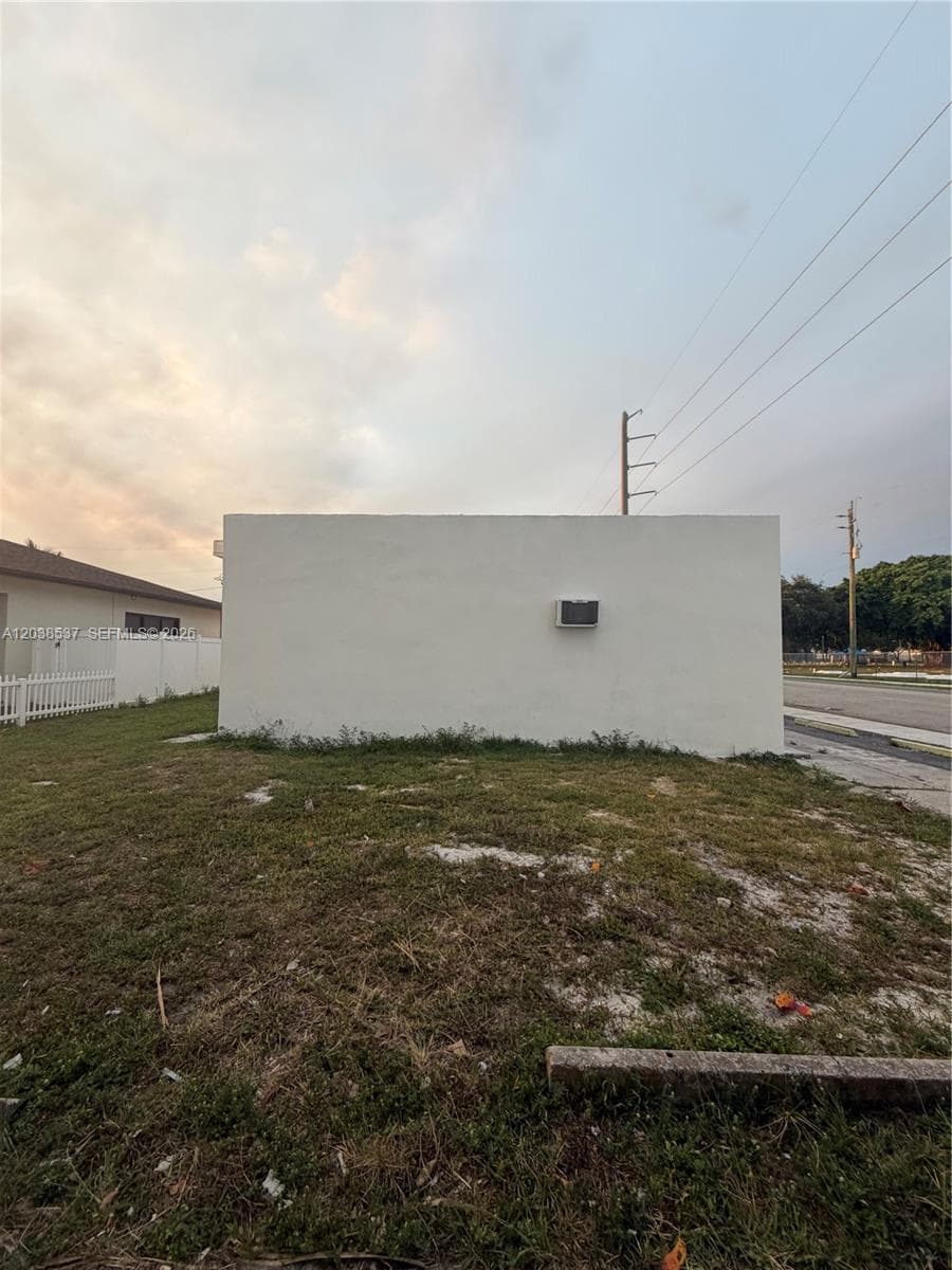2910 N 22nd Ave, Hollywood FL 33020 photo 2