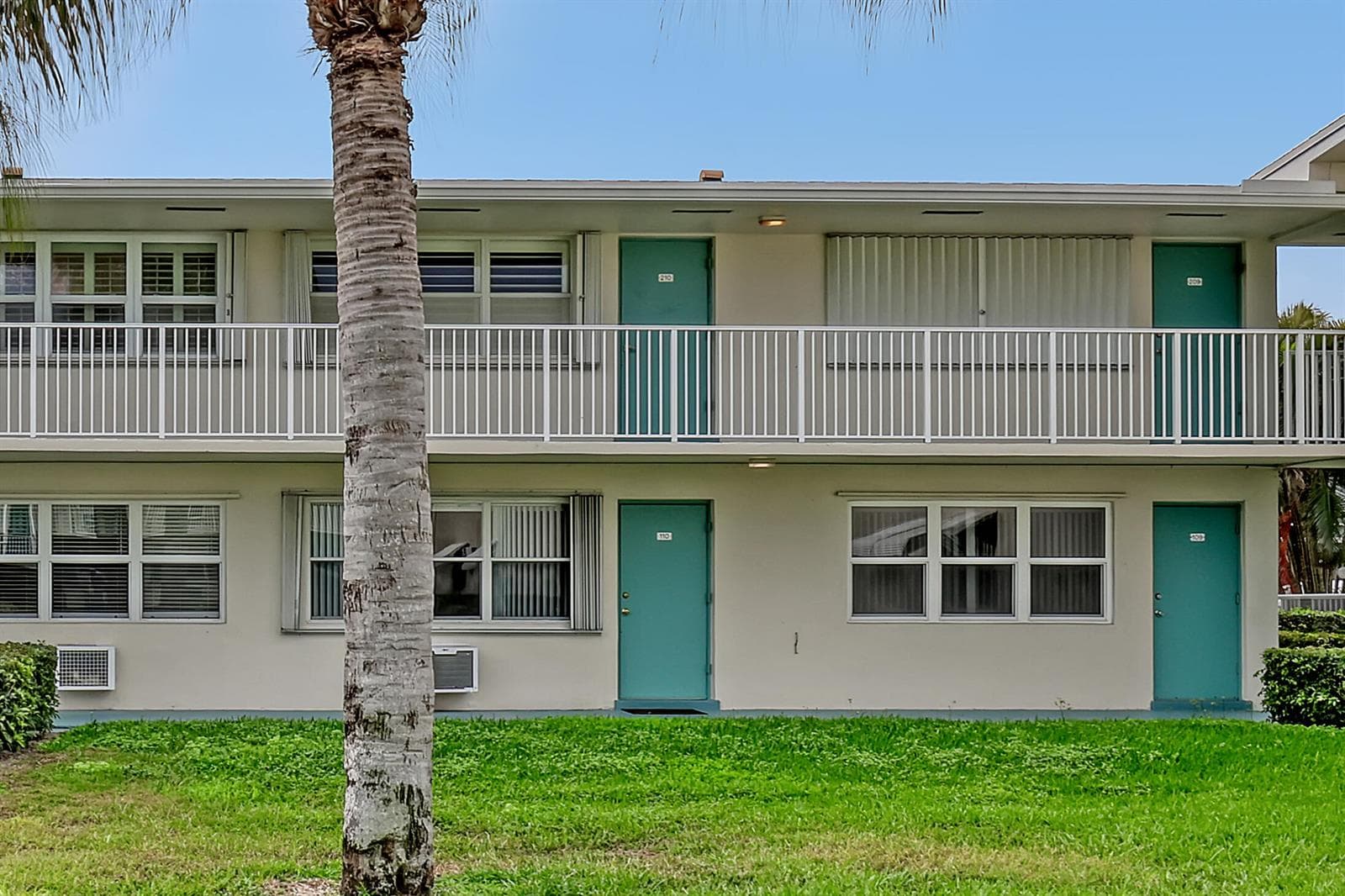 680 Horizon W # 110, Boynton Beach FL 33435 photo 4