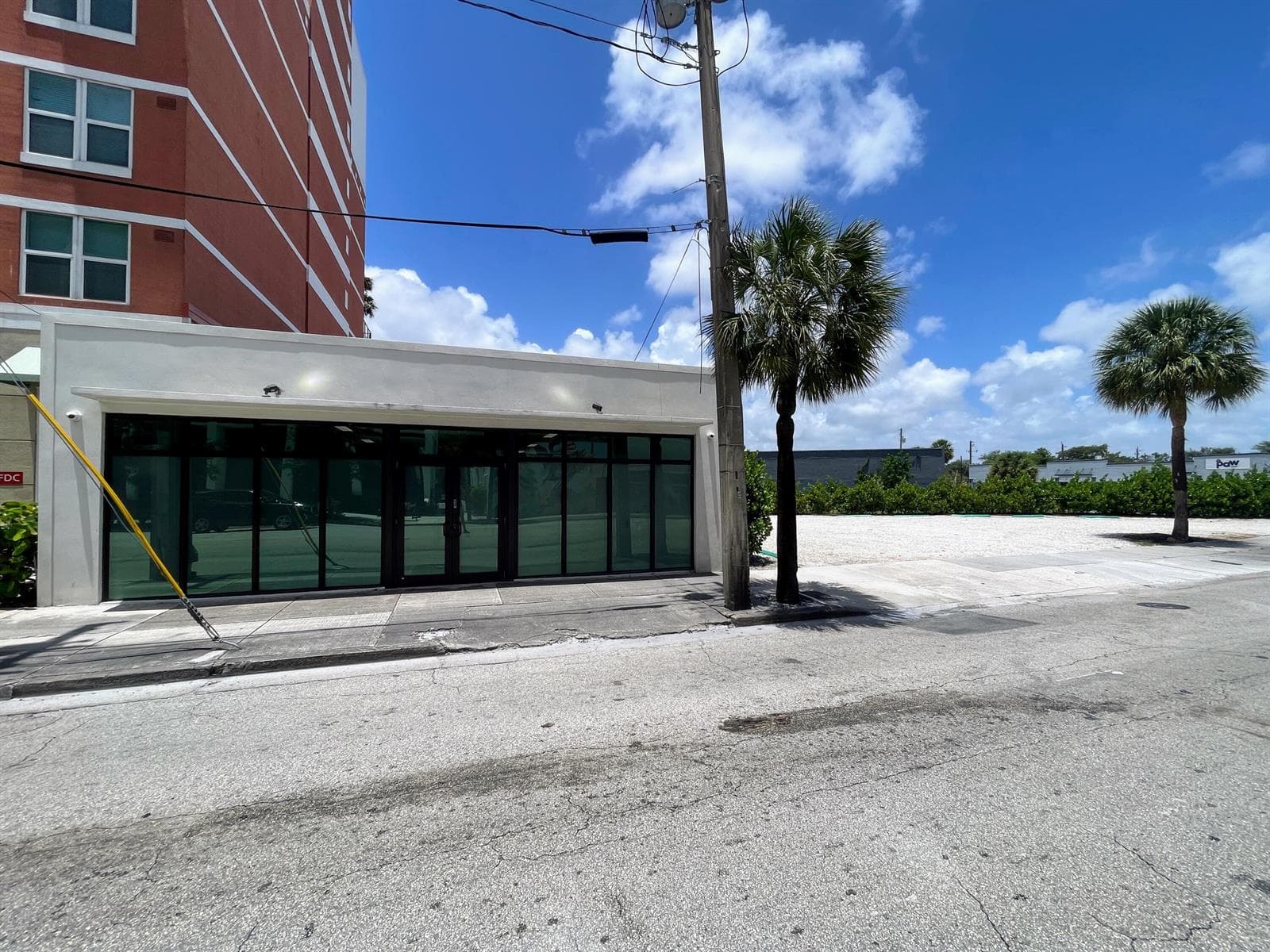 643 N Andrews Avenue, Fort Lauderdale FL 33311 photo 2