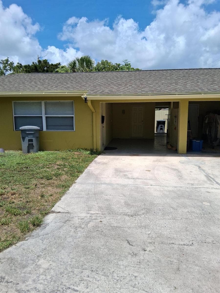 212 Palmetto Drive, Lake Park FL 33403 photo 2
