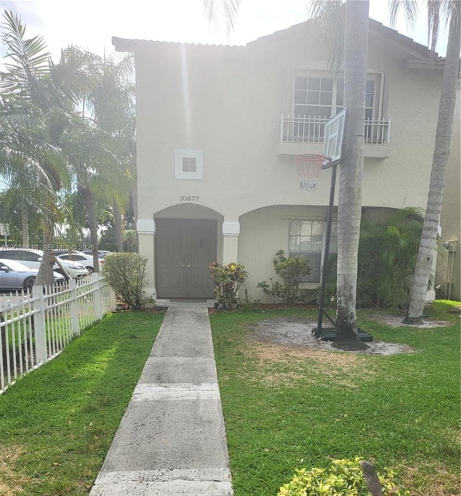 10877 NW 8th St, Pembroke Pines FL 33026 photo 2