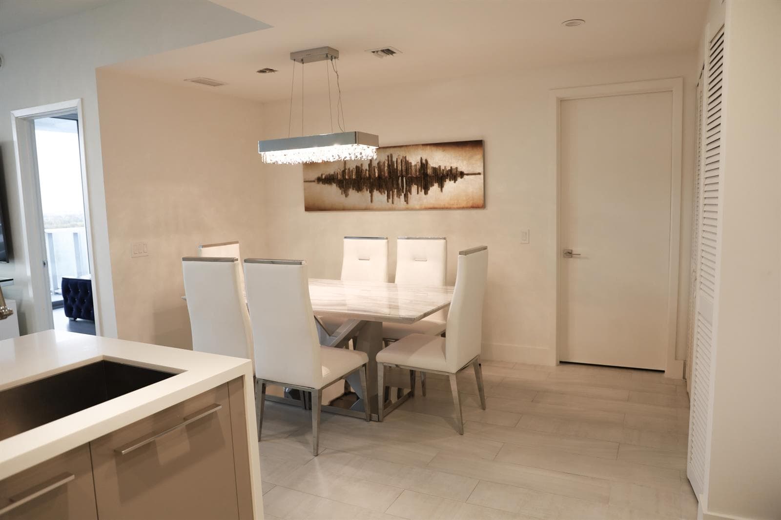2000 Metropica Way # 811, Sunrise FL 33323 photo 3