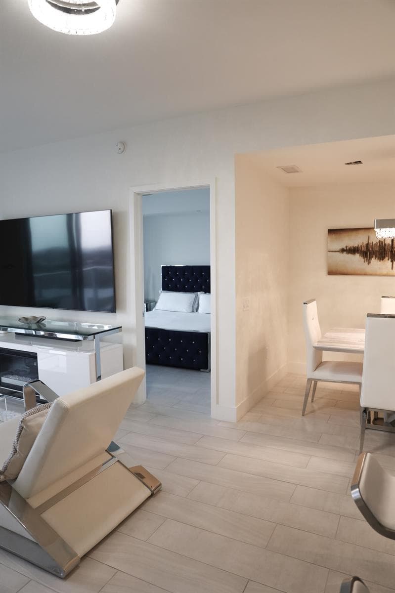 2000 Metropica Way # 811, Sunrise FL 33323 photo 5