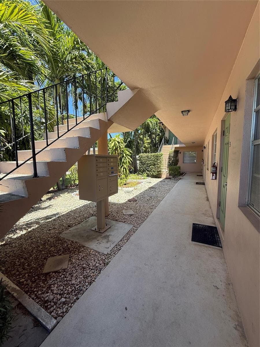 2017 NE 18th Street # 1, Fort Lauderdale FL 33305 photo 2