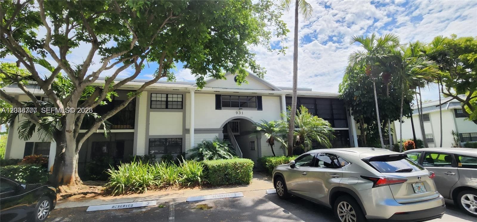 931 NE 199th St # 202-22, Miami FL 33179