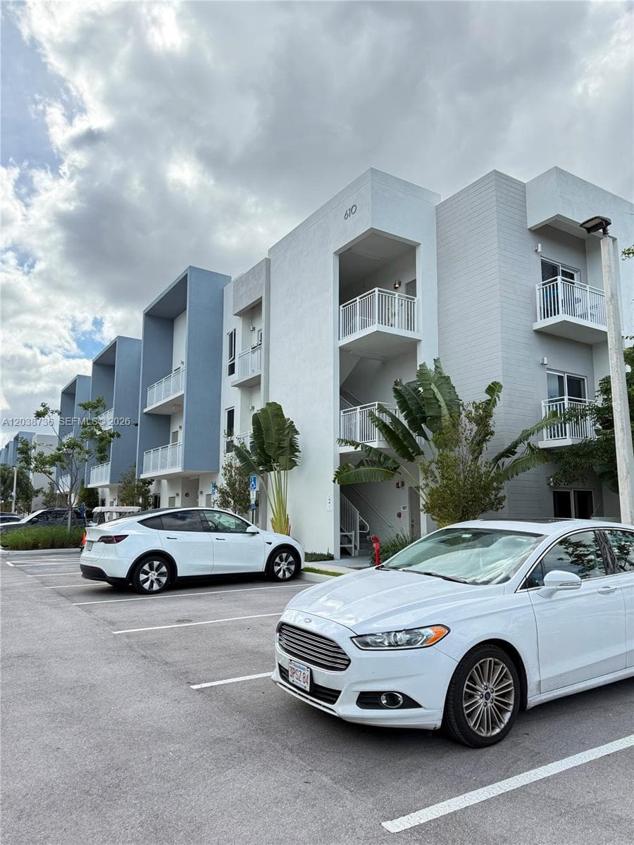 610 NE 2nd St # 205, Dania Beach FL 33004 photo 4