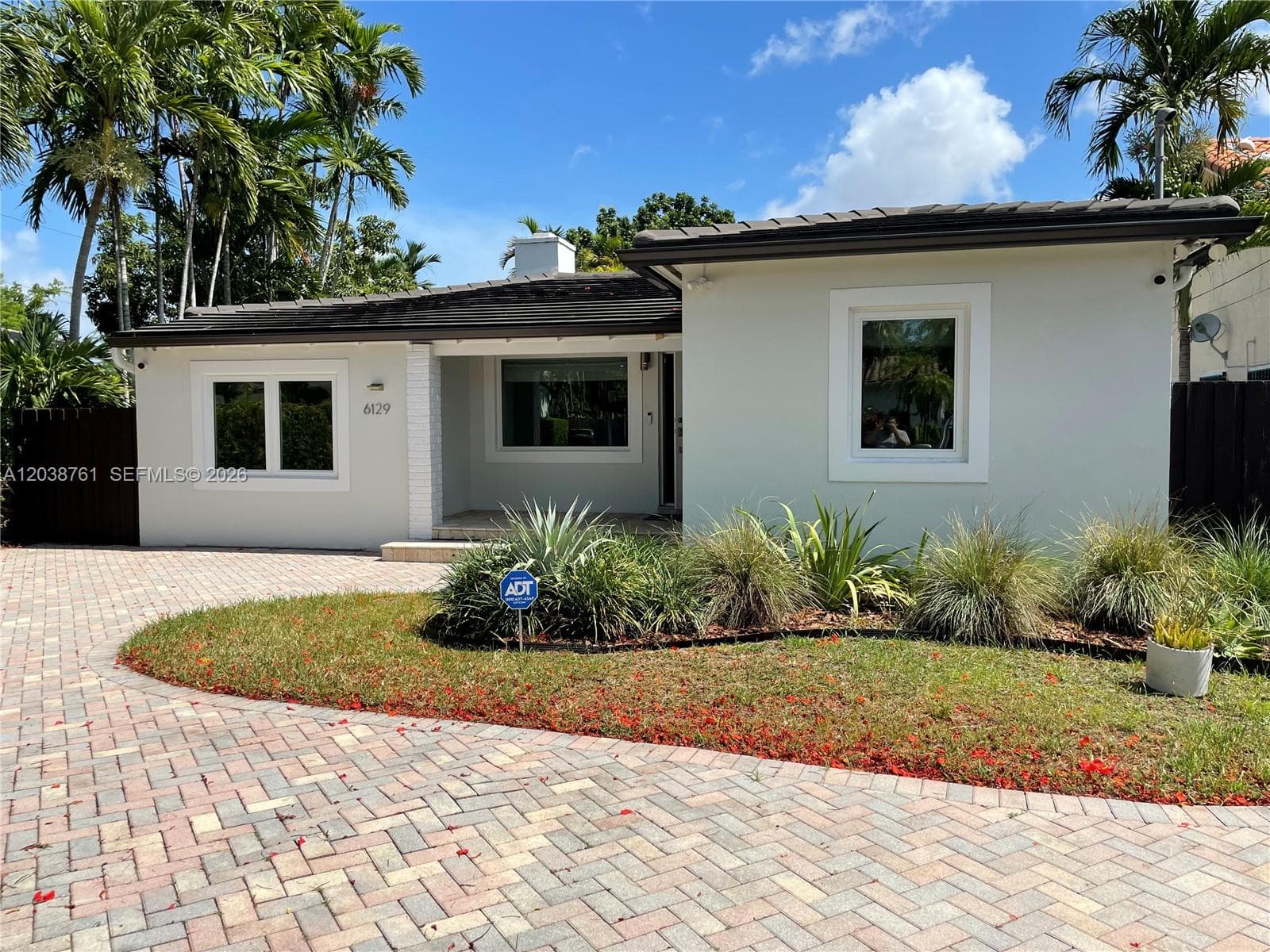 6129 SW 28th St, Miami FL 33155 photo 2