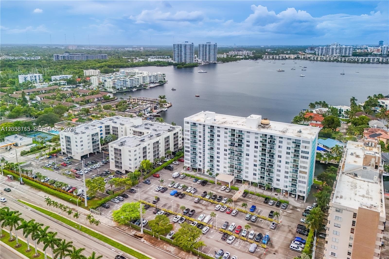 2841 NE 163rd St # 704, North Miami Beach FL 33160 photo 2