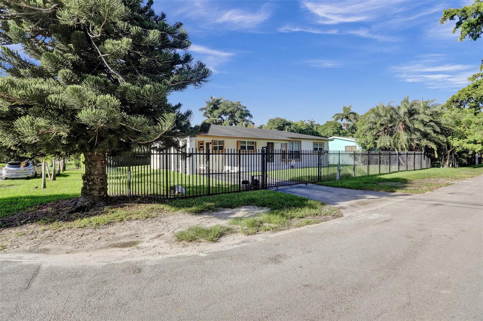 30 NE 139th Street, Miami FL 33161 photo 2