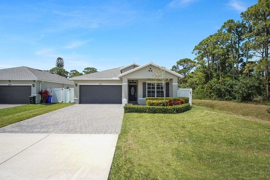 3909 SE Lee Street, Stuart FL 34997 photo 2