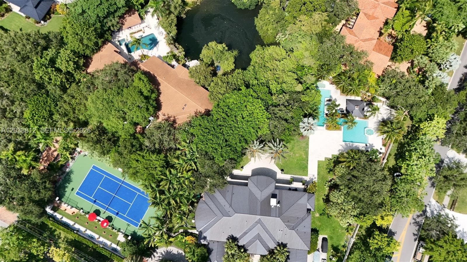 10395 SW 67th Ave, Pinecrest FL 33156 photo 2