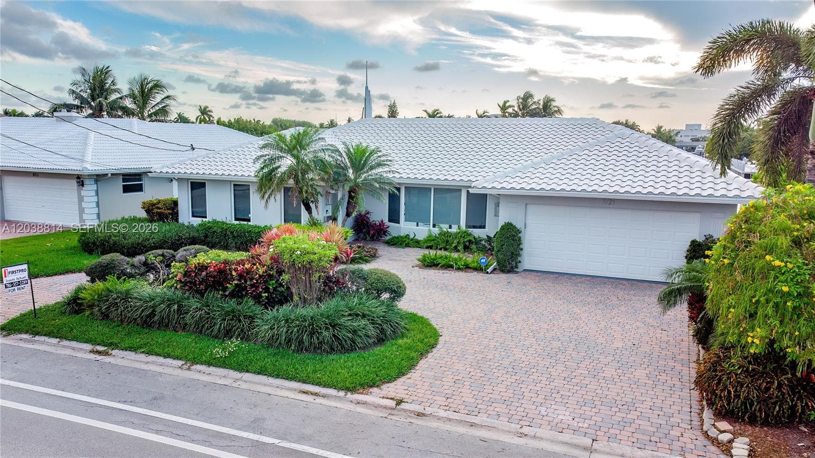 5721 Bayview Dr, Fort Lauderdale FL 33308 photo 2