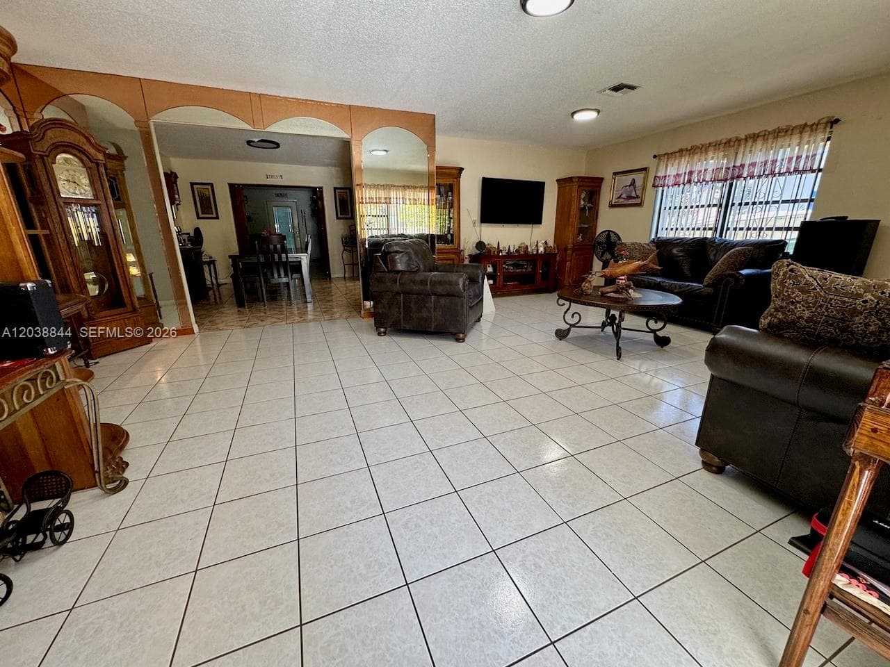 15940 NW 37th Pl, Miami Gardens FL 33054 photo 4