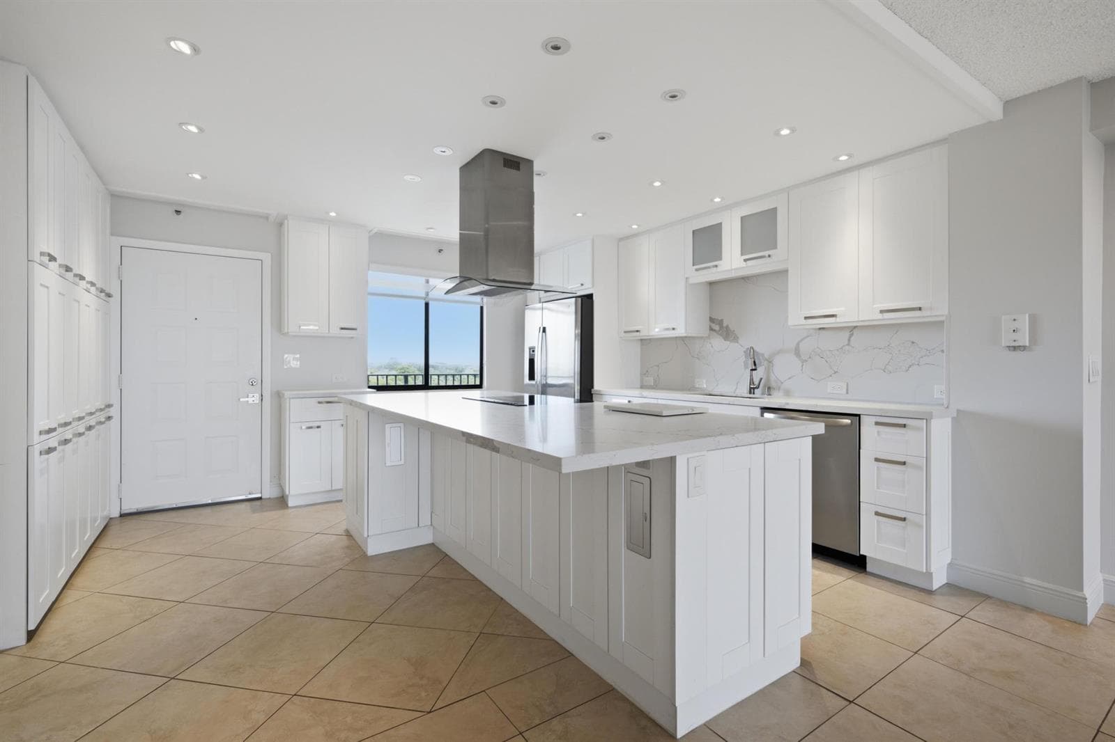 2215 Cypress Island Drive # 906, Pompano Beach FL 33069 photo 2