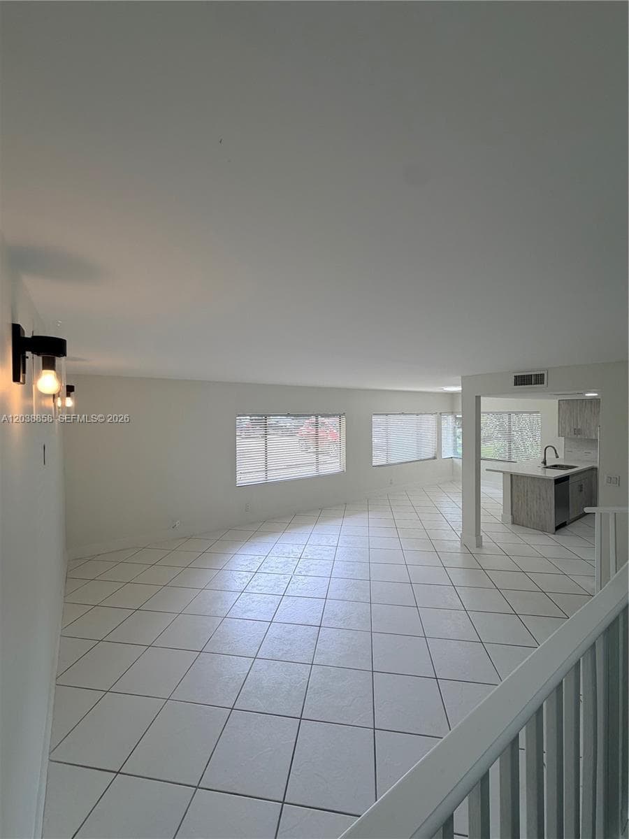 4705 SW 62nd Ave # 104, Davie FL 33314