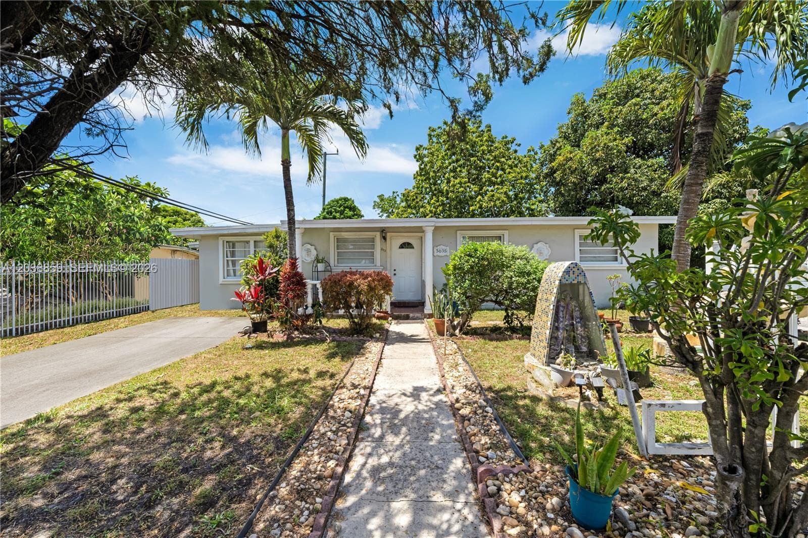 3035 NW 83 St, Miami FL 33147 photo 2