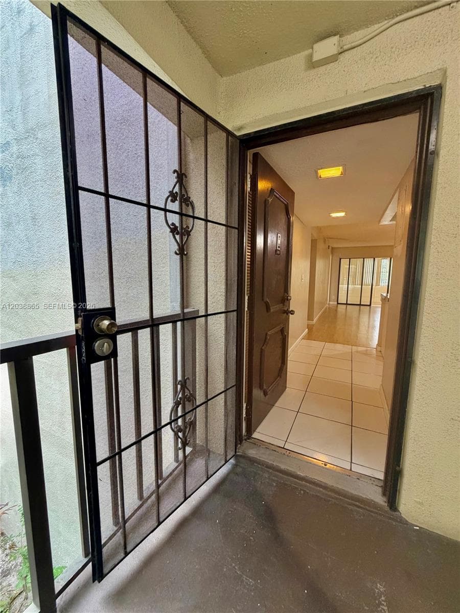 2320 S Cypress Bend Dr # 206, Pompano Beach FL 33069 photo 3