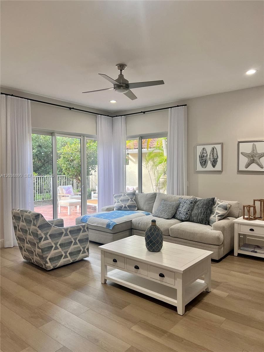 1480 Sweetbay Way, Hollywood FL 33019 photo 2