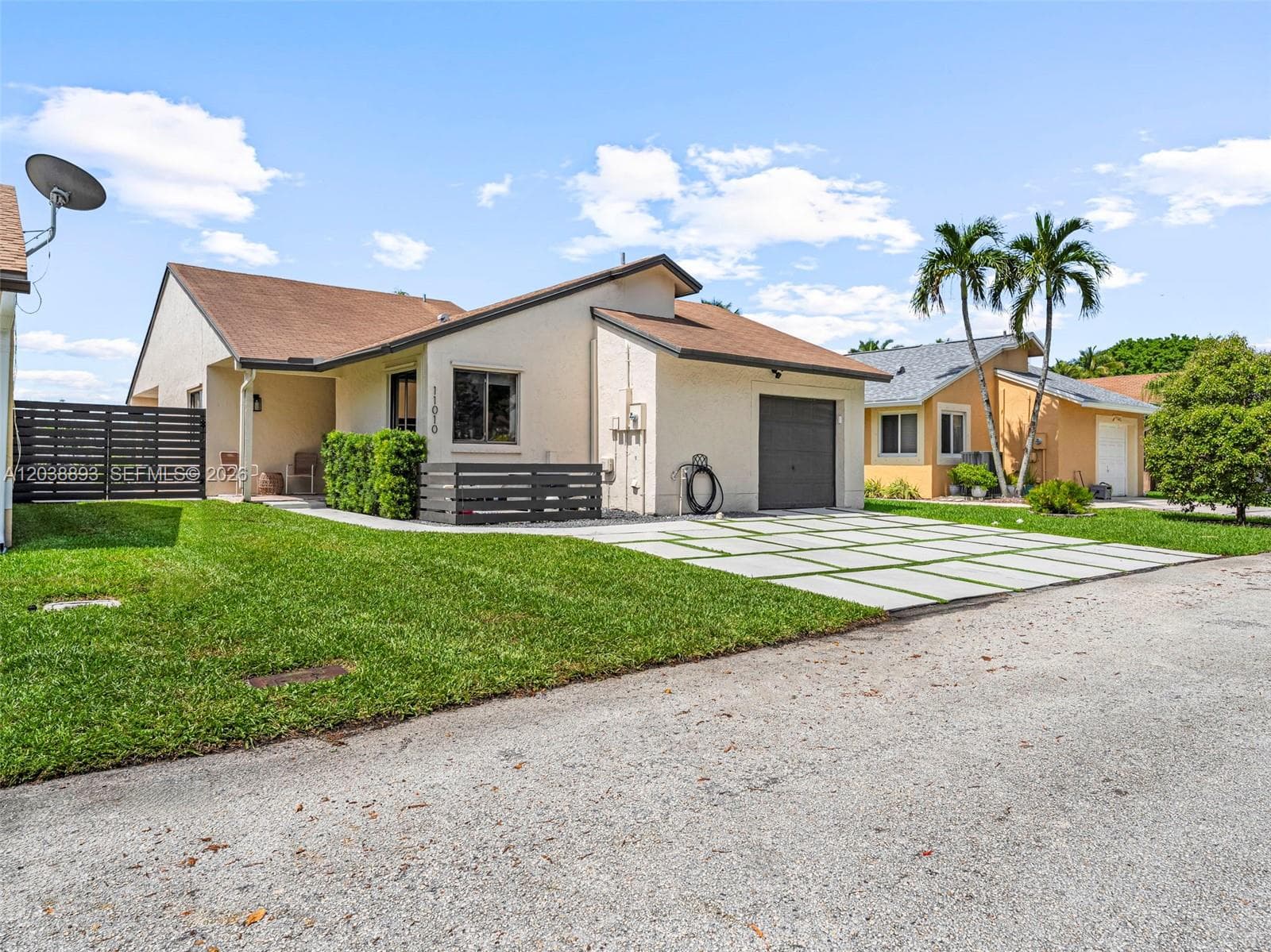 11010 SW 13th St, Pembroke Pines FL 33025 photo 5