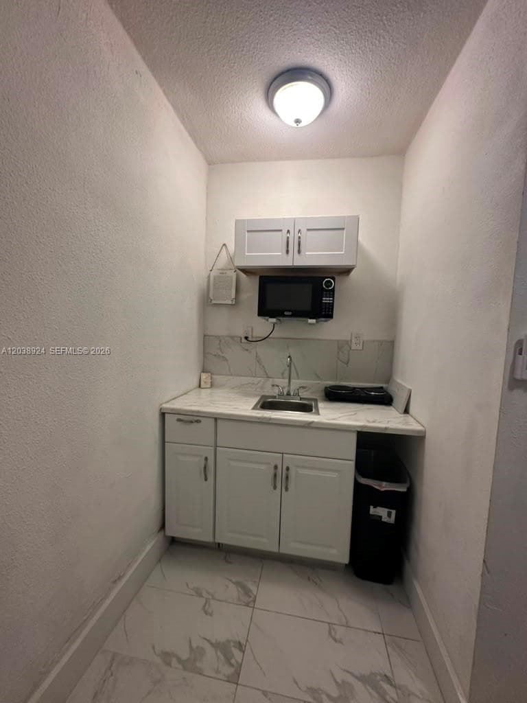655 NW 2nd St # A, Florida City FL 33034 photo 3