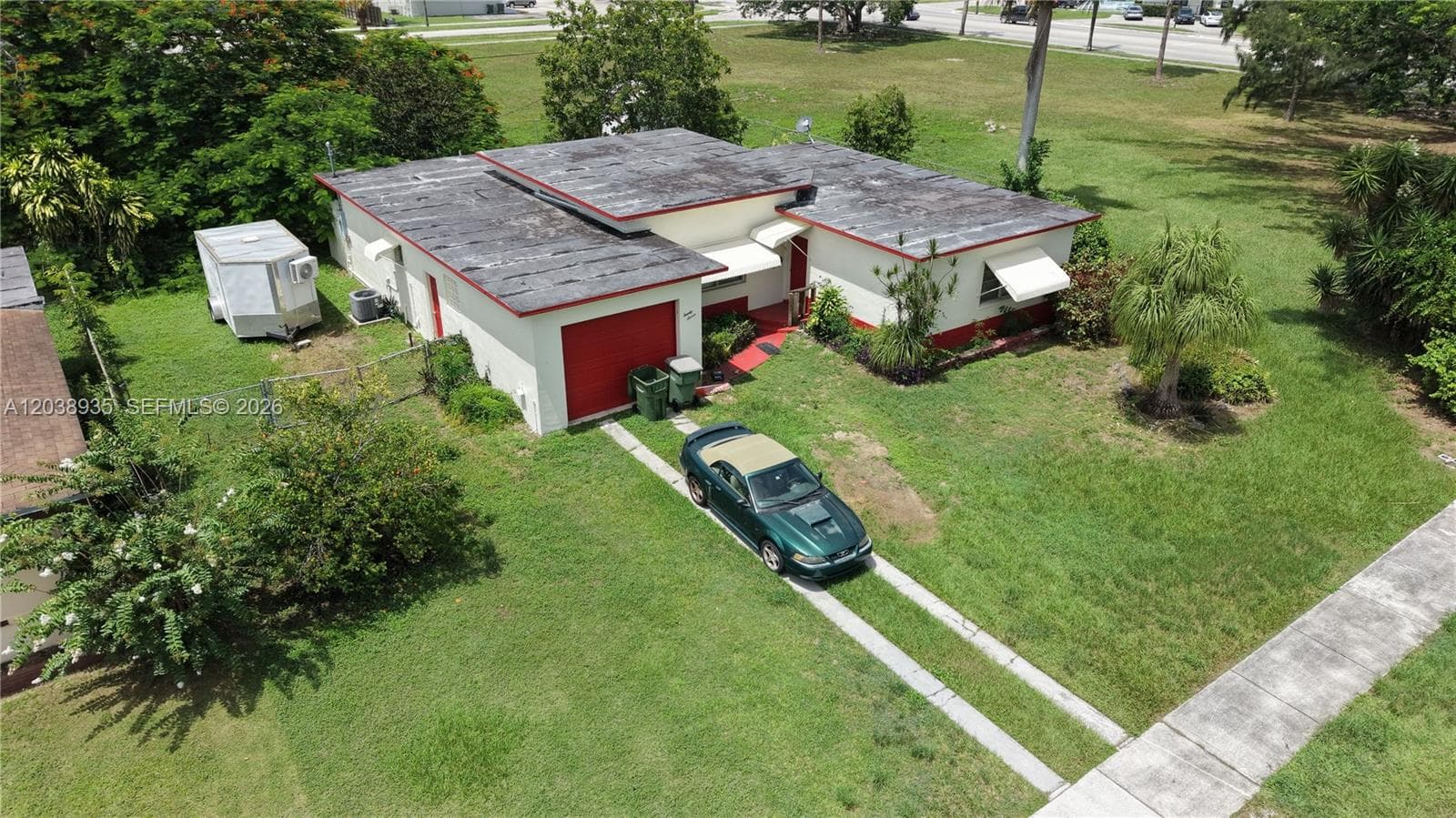 27 NW 18th St, Homestead FL 33030 photo 2