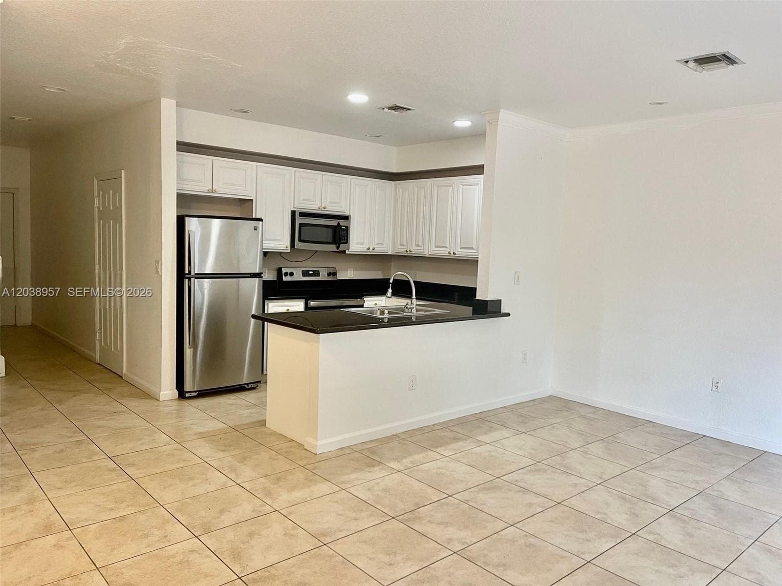 35 SE 3rd Ave # 11, Hallandale Beach FL 33009 photo 3