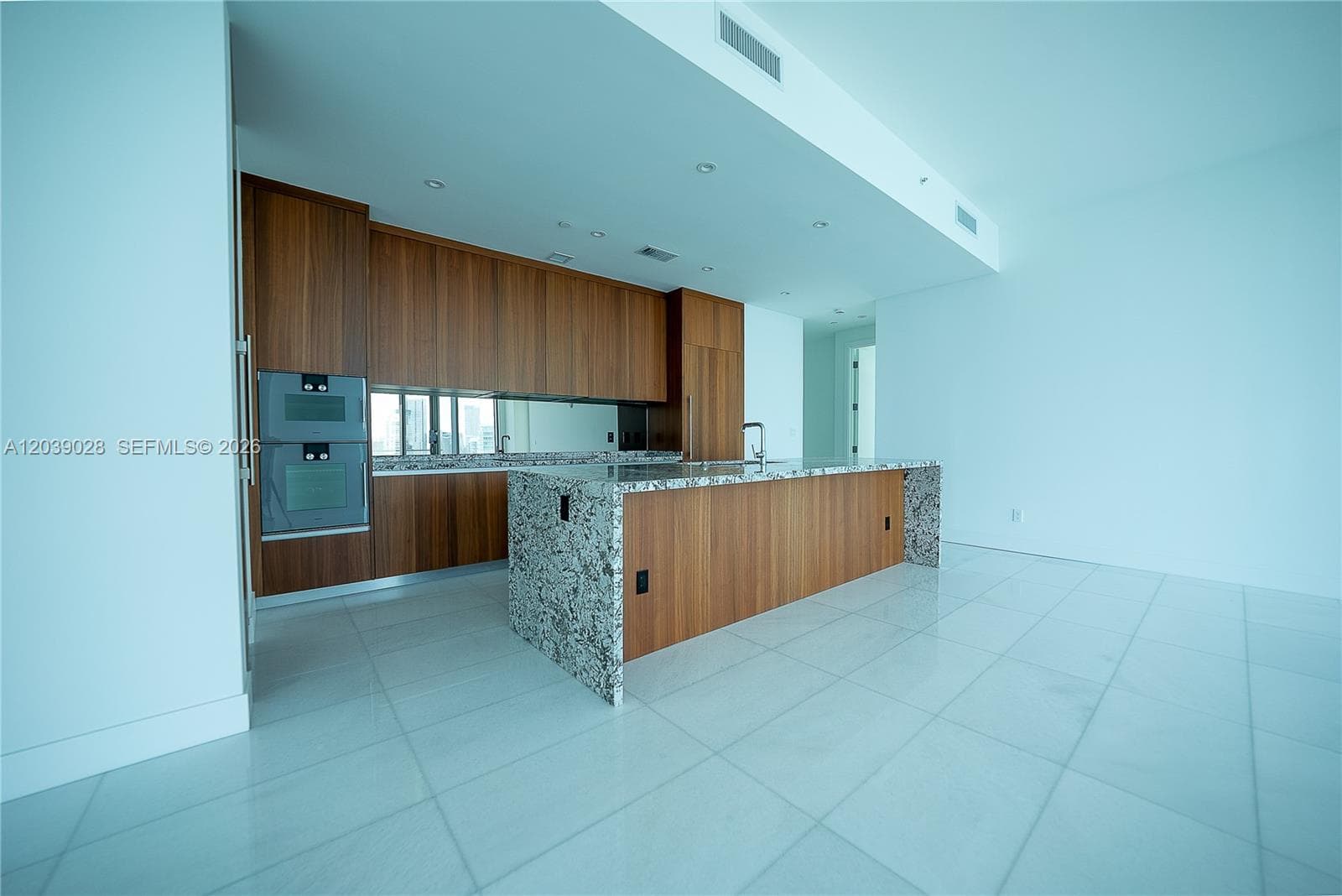 175 SE 25th Rd # 2704, Miami FL 33129 photo 2
