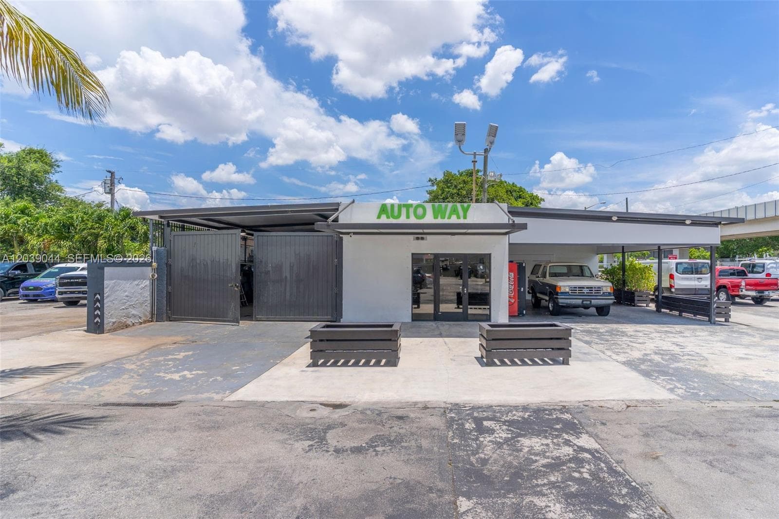 2729 NW 56th St, Miami FL 33142 photo 4