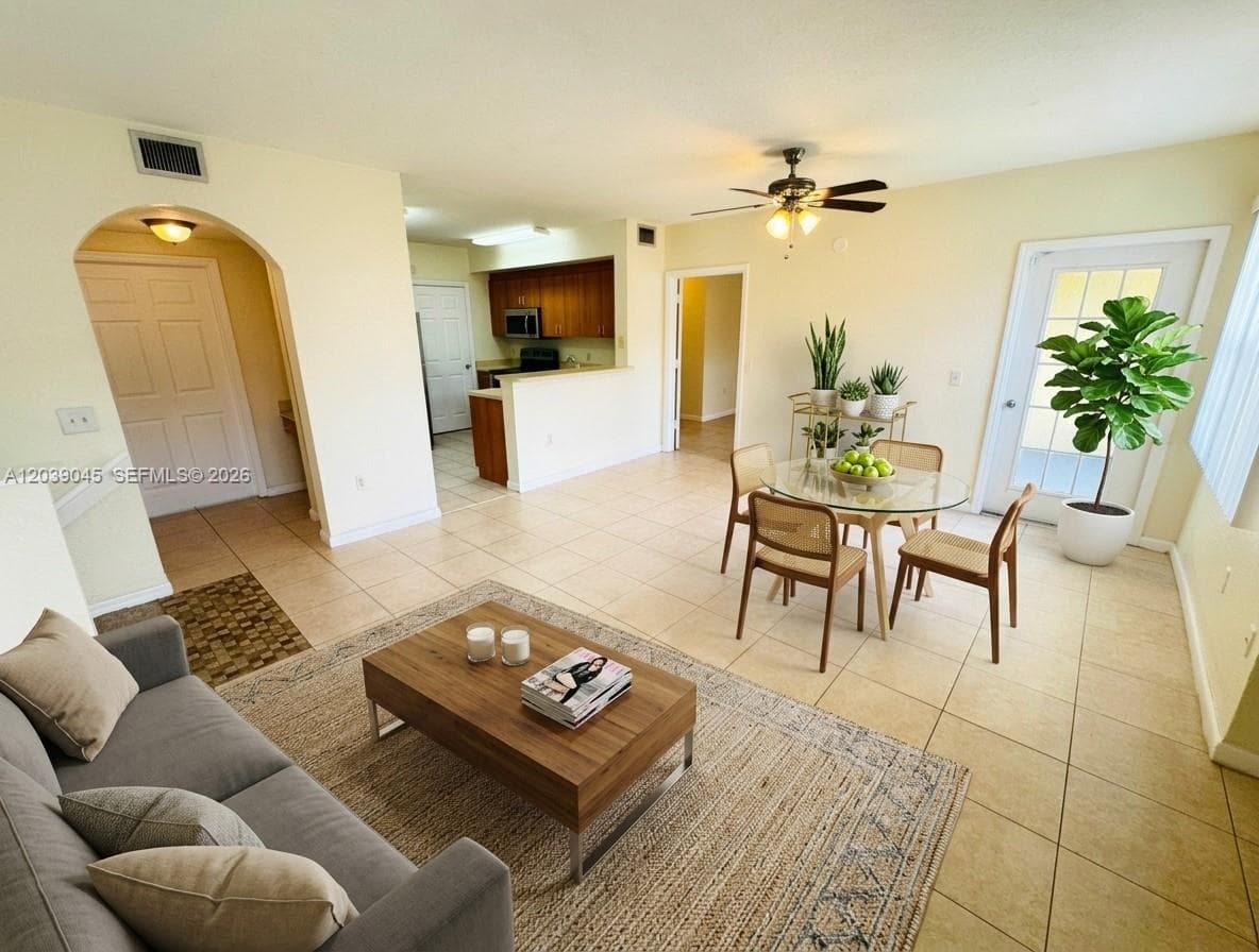 705 Belmont Ln # 705, North Lauderdale FL 33068 photo 2