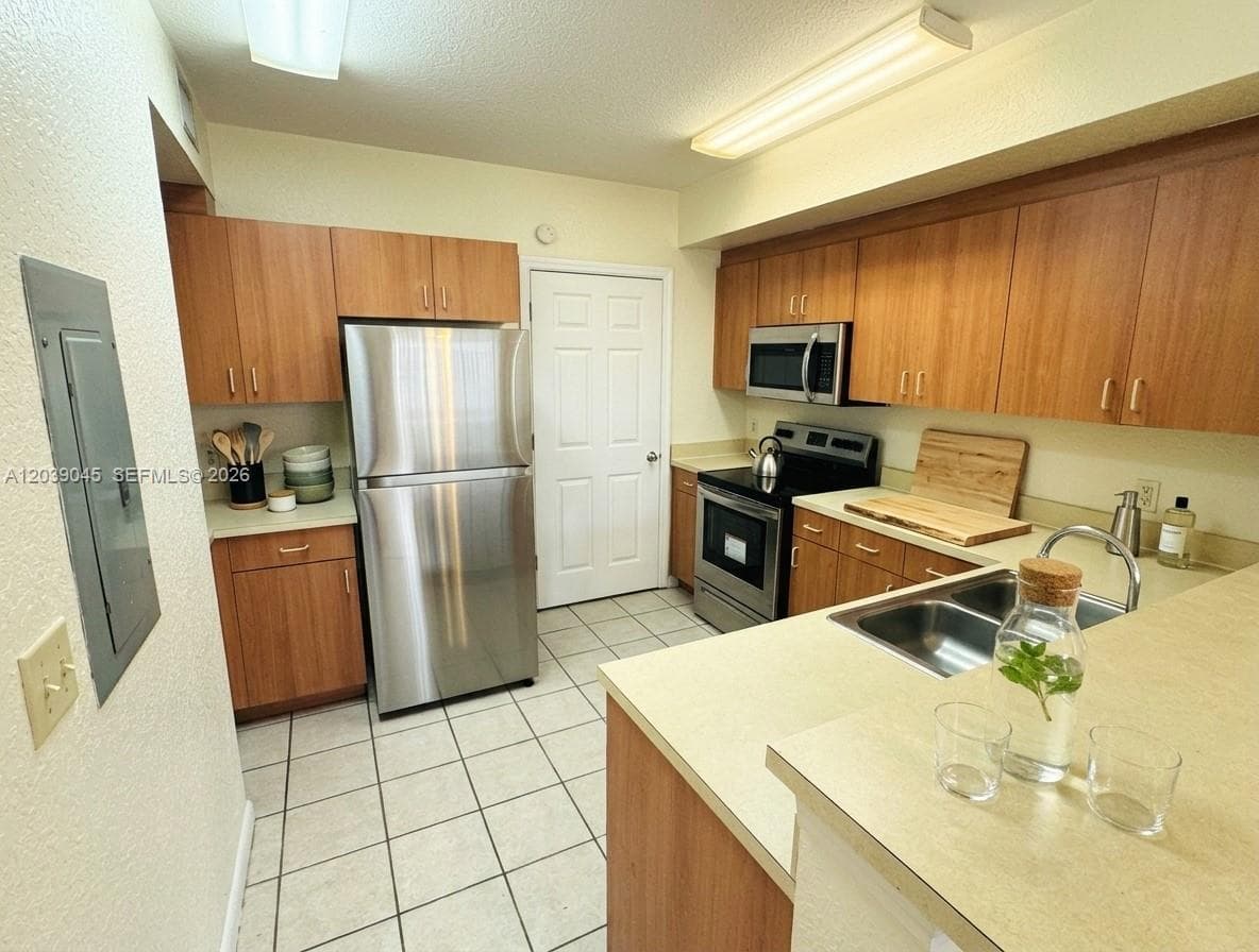 705 Belmont Ln # 705, North Lauderdale FL 33068 photo 4