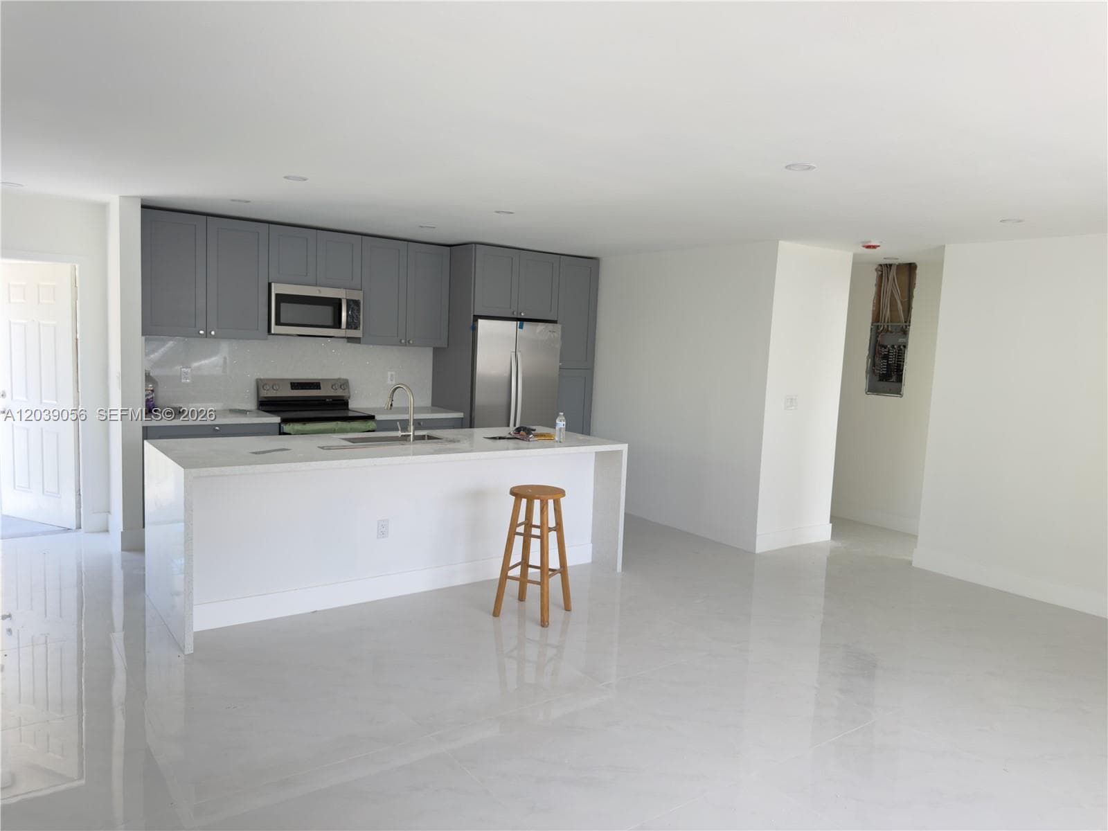 2191 NE 167th St # 5, North Miami Beach FL 33162 photo 4