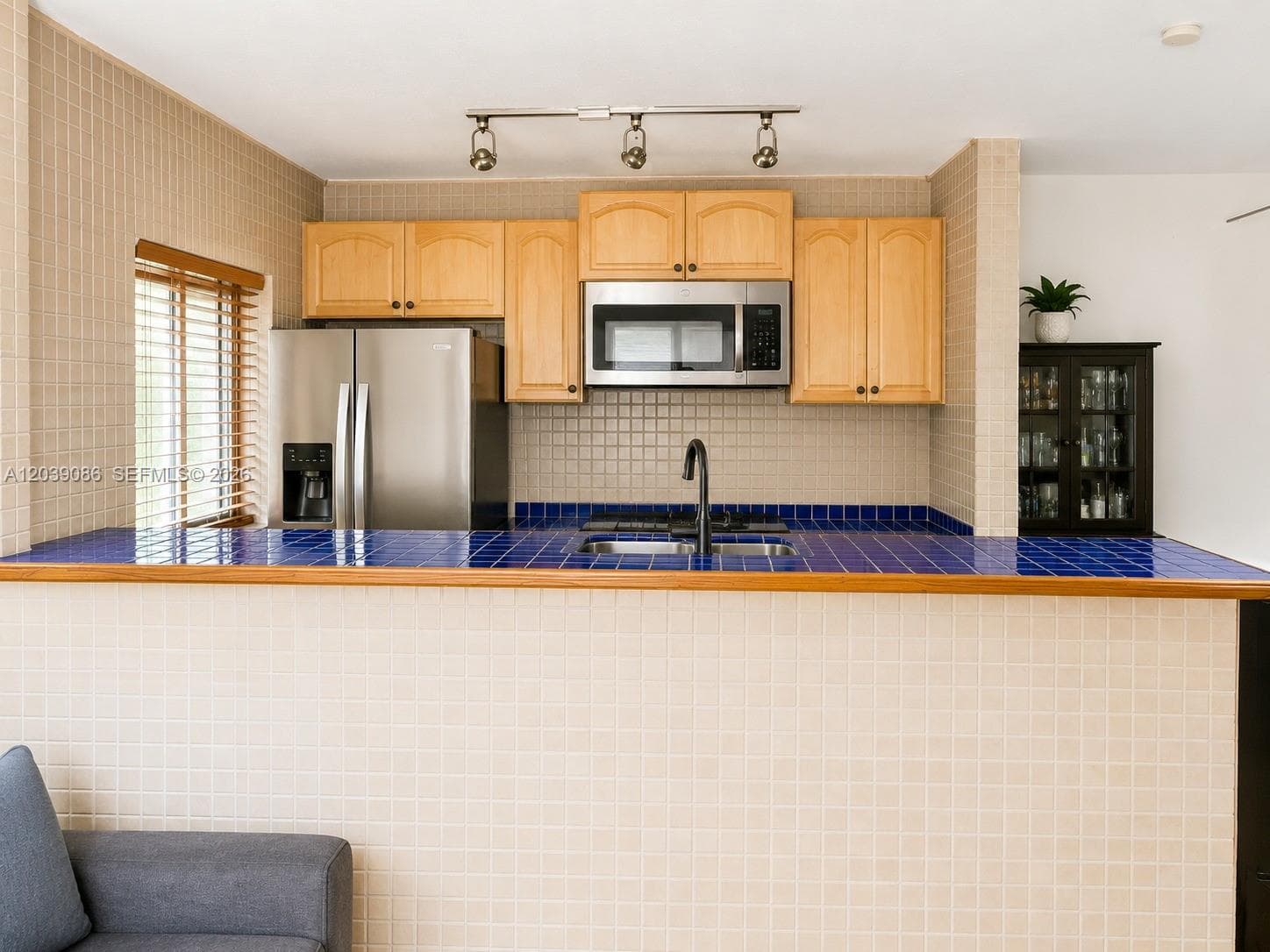 549 Meridian Ave # 12, Miami Beach, FL 33139 photo 5