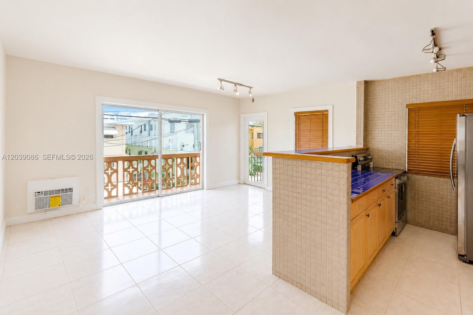549 Meridian Ave # 12, Miami Beach, FL 33139 photo 4