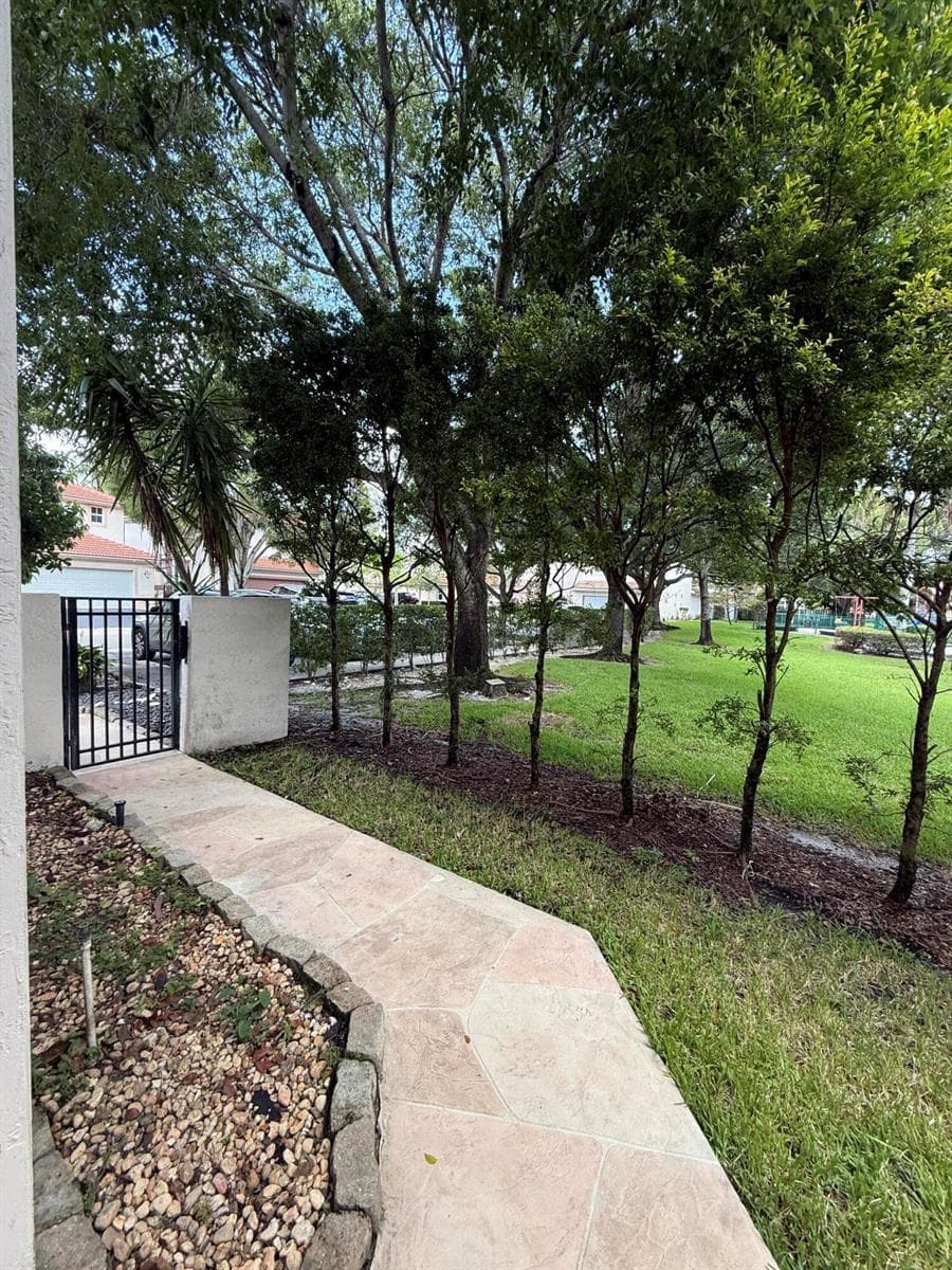 218 NW 75th Terrace, Plantation FL 33317 photo 2