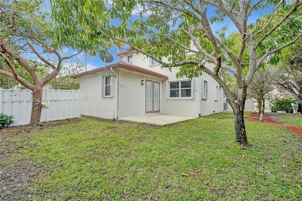 218 NW 75th Terrace, Plantation FL 33317 photo 4