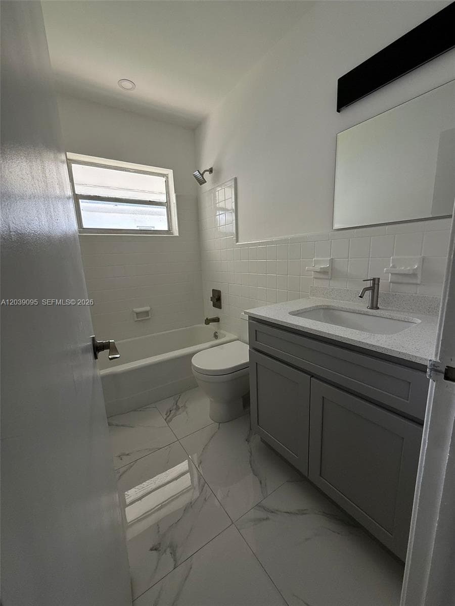 2191 NE 167th St # 1, North Miami Beach FL 33162 photo 3
