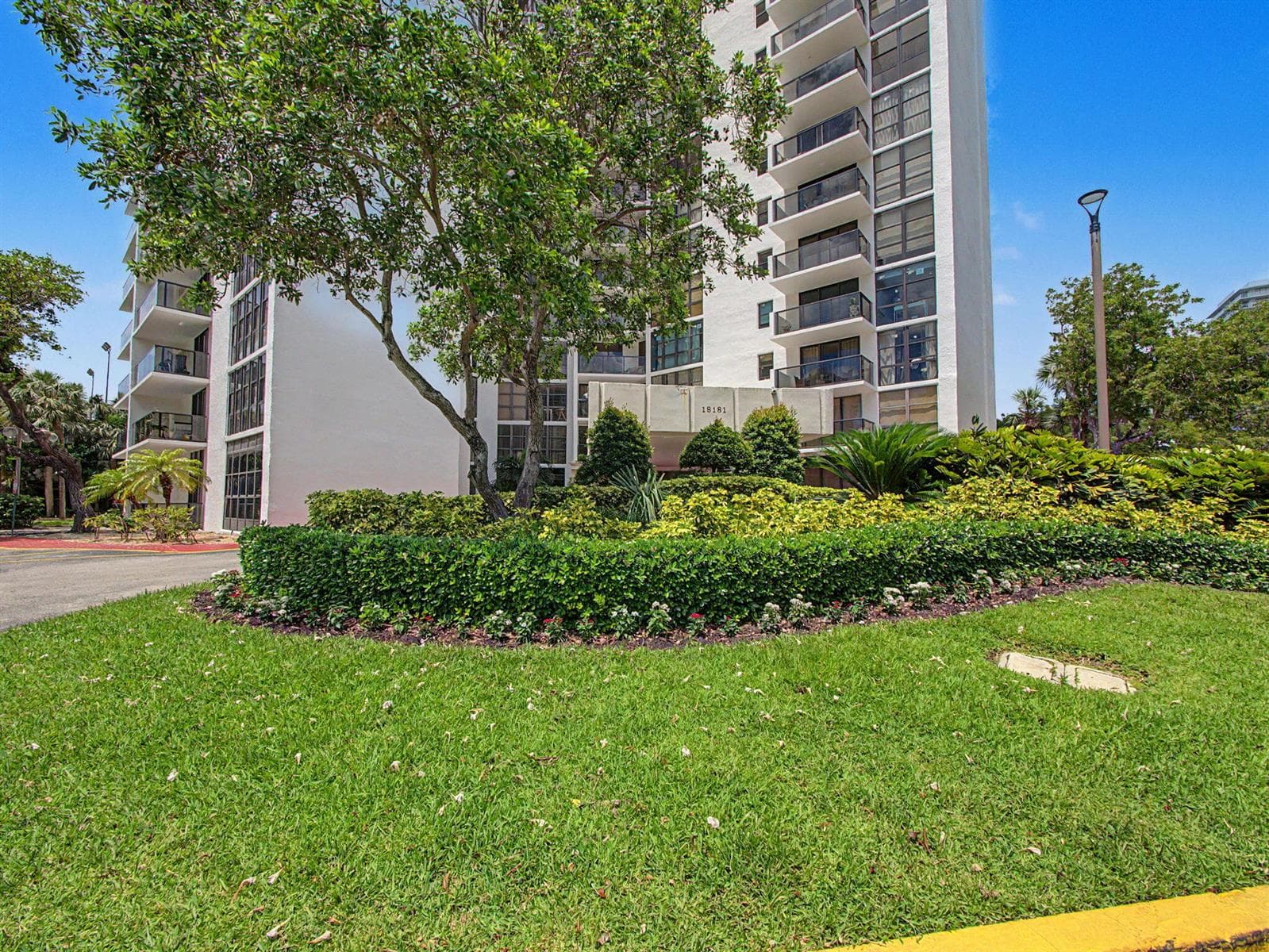18181 NE 31st Court # 1807, Aventura FL 33160 photo 2